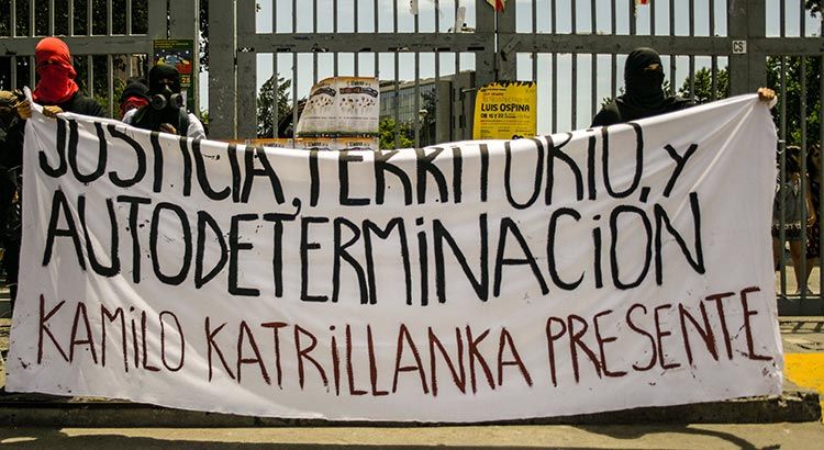 Demonstration der Mapuche