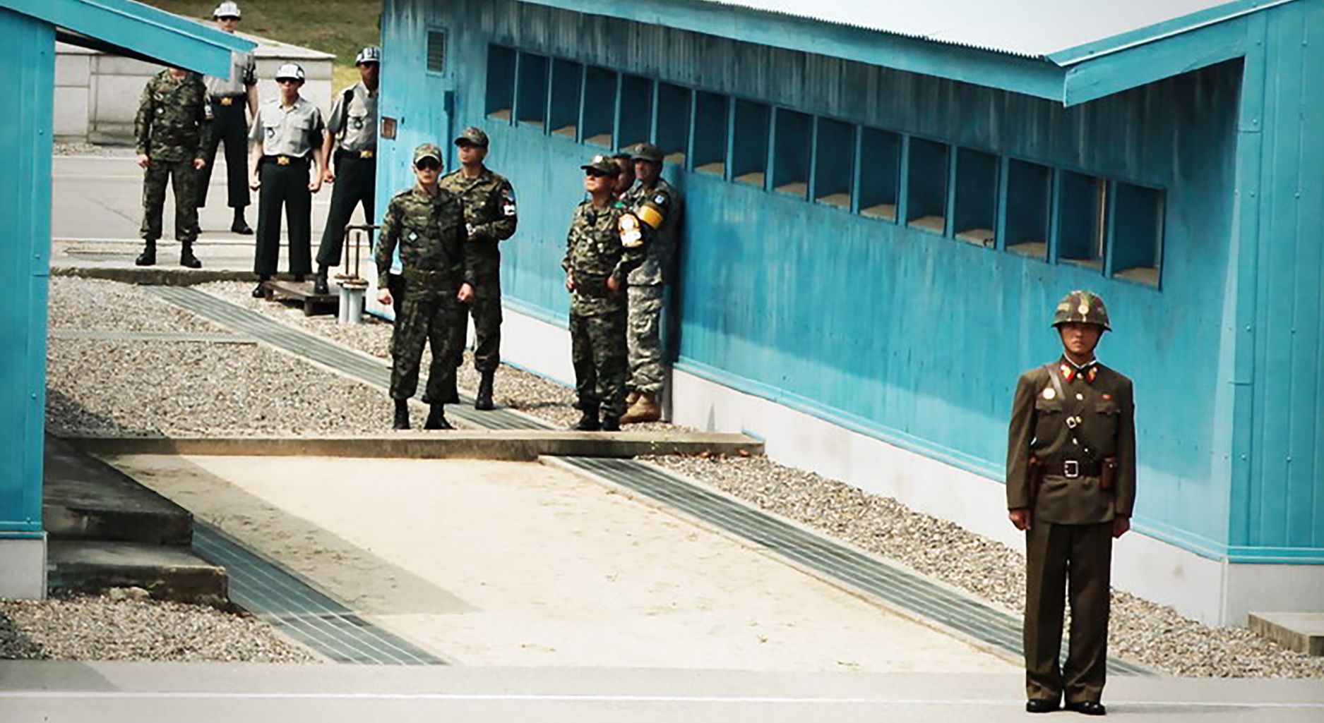 Soldiers at the Korean Demilitarized Zone