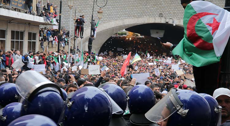 Protestmarsch in Algiers am 8. März 2019 angesichts der erneuten Kandidatur Präsident Bouteflikas