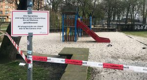 Geschlossener Spielplatz in Frankfurt (Foto: HSFK, Neukirchner)