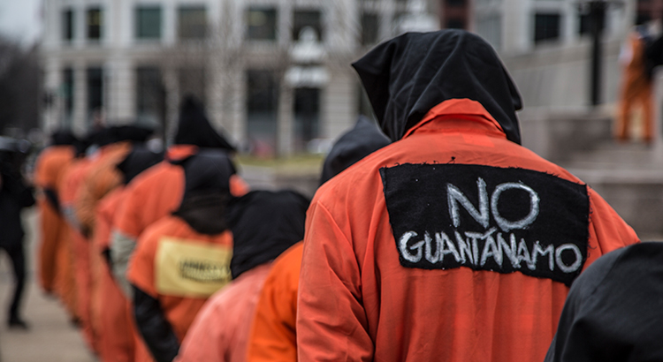 Protestierende in Gefängniskleidung in Washington