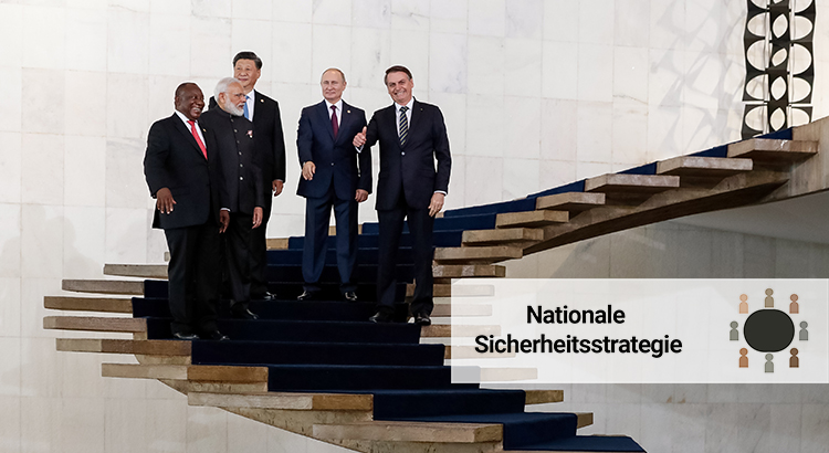Treffen der BRICS Staaten 2019, zu sehen sind Zuma, Modi, Xi, Putin und Bolsonaro auf einer Treppe.