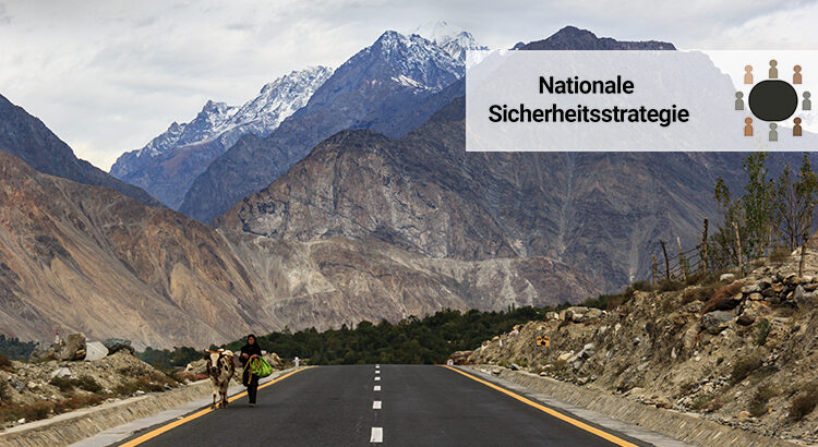 Karakorum Highway im Gebirge Pakistans und Chinas