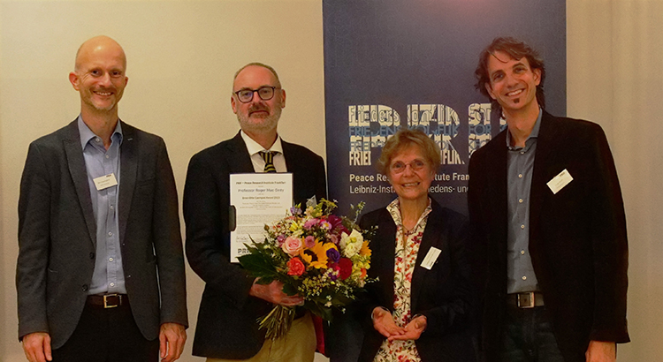 Vier Personen, Jury und Preisträger des Ernst-Otto Czempiel-Preises 2023
