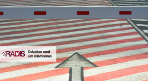 Markierung eines Pfeils auf Boden